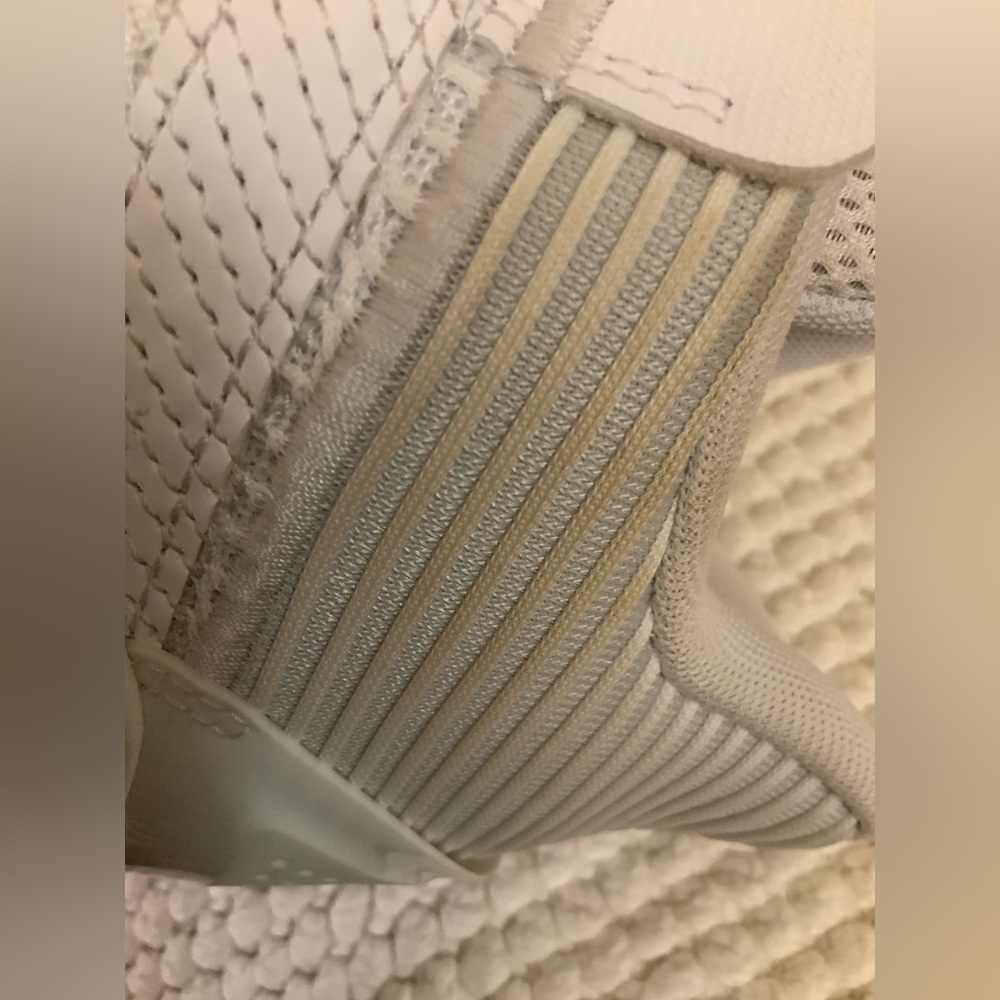 ADIDAS - Picture 6 of 14